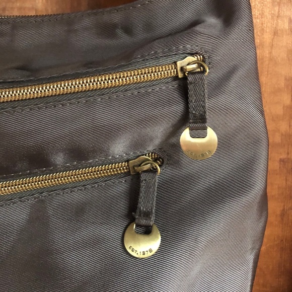 Travelon Anti-Theft Shoulder Bag - Picture 3 of 9